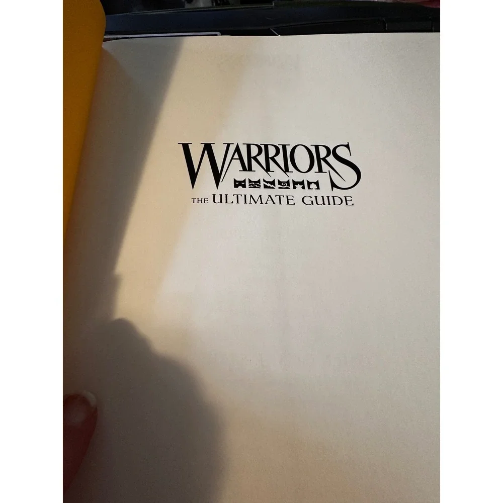 Warriors The Ultimate Guide by Erin Hunter Overisize‎ Hardback Full Color